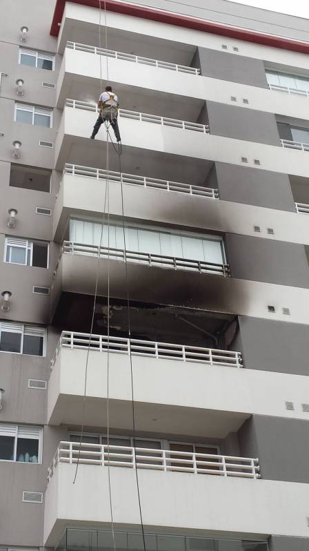 Limpeza de Fachada Predial Embu das Artes - Limpeza de Fachada de Edifício